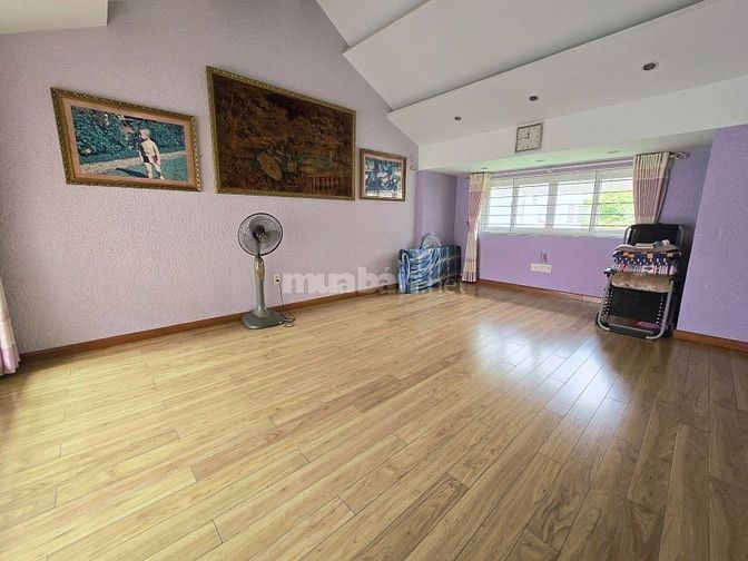 Phố Nguyễn Văn Cừ - Ô Tô Tránh – 291 M2 3 T – MT 9.5 M – Giá 72.8 T