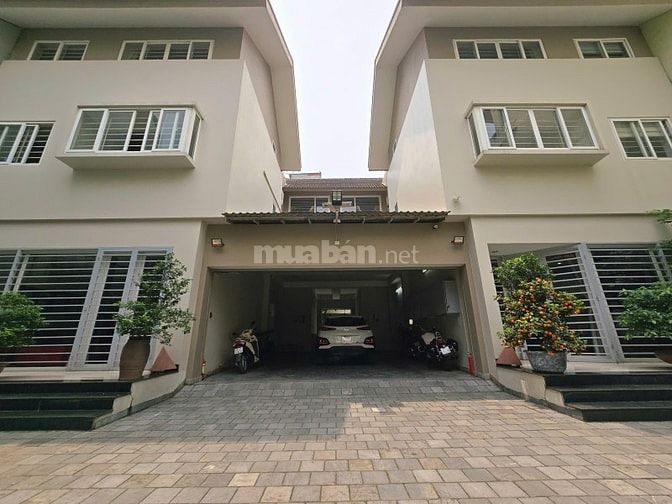 Phố Nguyễn Văn Cừ - Ô Tô Tránh – 291 M2 3 T – MT 9.5 M – Giá 72.8 T
