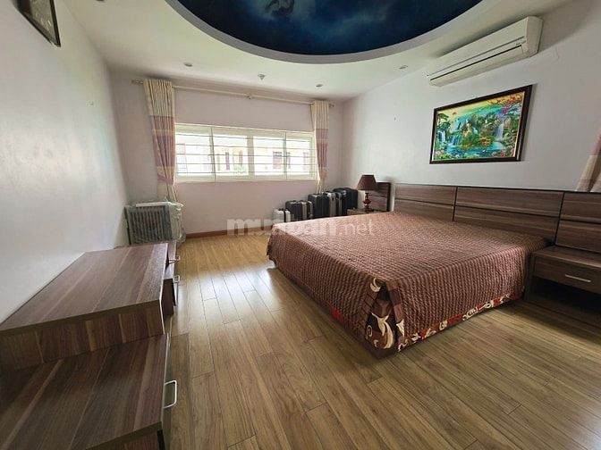 Phố Nguyễn Văn Cừ - Ô Tô Tránh – 291 M2 3 T – MT 9.5 M – Giá 72.8 T