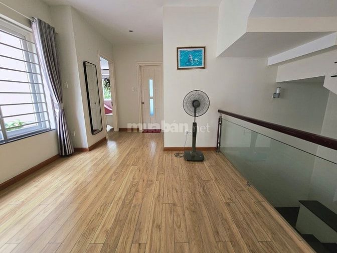 Phố Nguyễn Văn Cừ - Ô Tô Tránh – 291 M2 3 T – MT 9.5 M – Giá 72.8 T