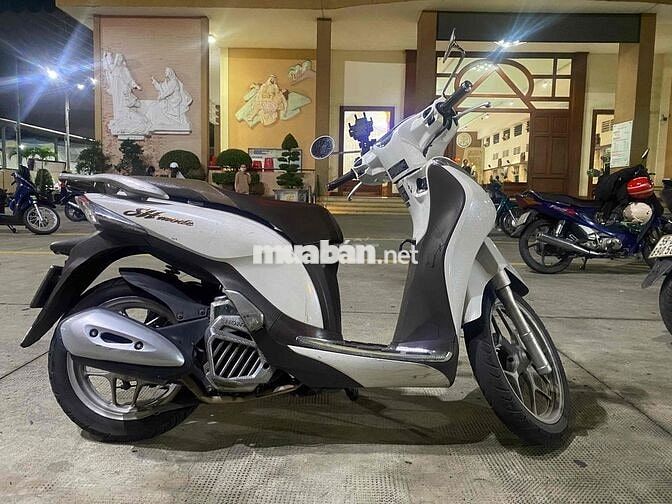 CẦN BÁN XE SH MODE 2018 - MỚI CHẠY ĐC HƠN 5VẠN KM