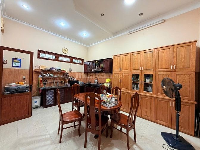 Bán BiệtThự Hoàng Dư Khương Q.10 - 7,9m x 23m chgir 46,5 tỷ