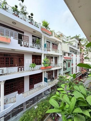 Bán BiệtThự Hoàng Dư Khương Q.10 - 7,9m x 23m chgir 46,5 tỷ