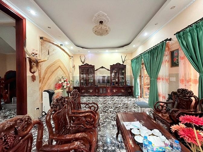Bán BiệtThự Hoàng Dư Khương Q.10 - 7,9m x 23m chgir 46,5 tỷ