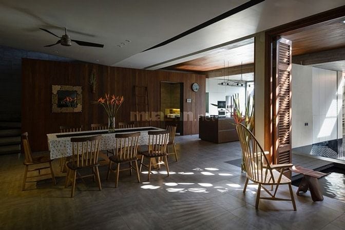 Cho thuê biệt thự Phố Tông Duy Tân, 240m2 x 4T, MT : 10m
