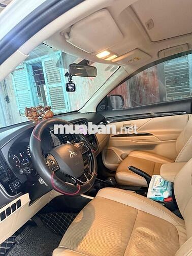 Mitsubishi Outlander 2018 Premium Trắng