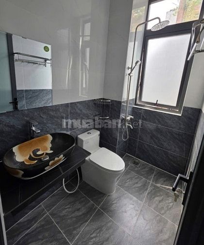 Bán nhà mới đẹp An Dương Vương P4 Q5 dt 5,2x9m 3 tầng chỉ 8,9 tỷ.