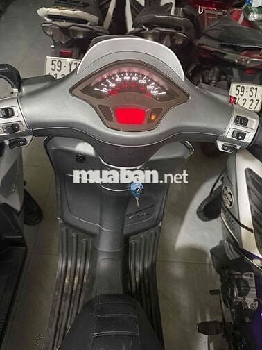 Piaggio Vespa màu Xám