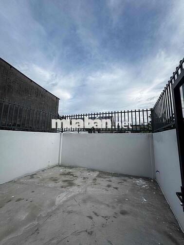 nhà mới 110m2 gần chợ ra Lê Văn Khương