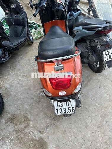 Piaggio Vespa màu Cam