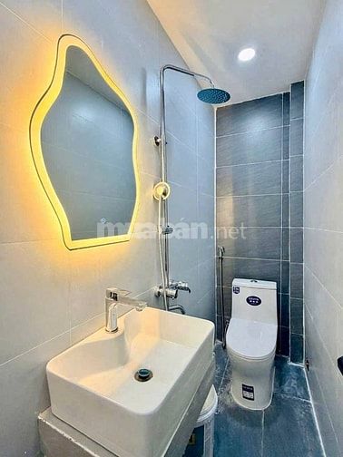 Nhà cần sang nhanh đ.Nguyễn Thị Tần, Quận 8. Giá 2,89 tỷ, 50,5m2, HXH