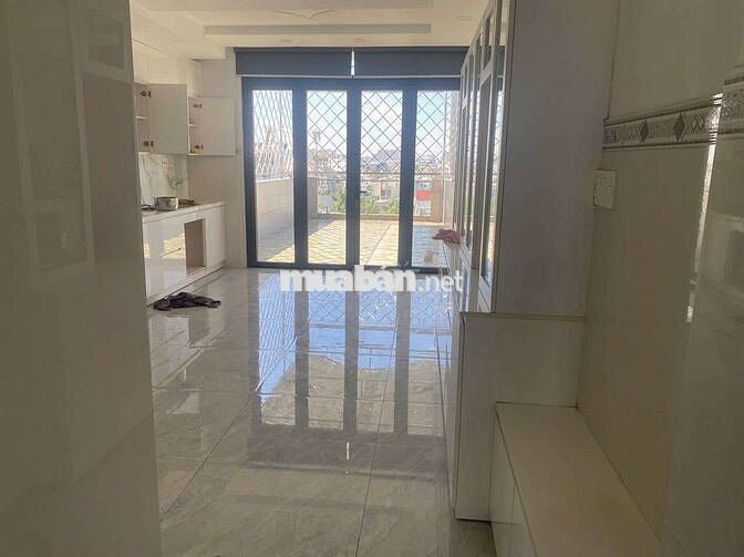 CHO THUÊ NHÀ 4X30(TRỆT+ LỬNG+5LẦU) SÀN TRỐNG SUỐT CÓ THANG MÁY 