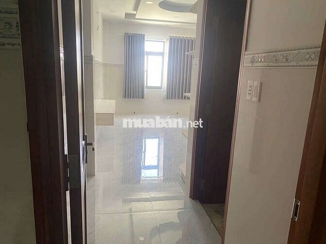 CHO THUÊ NHÀ 4X30(TRỆT+ LỬNG+5LẦU) SÀN TRỐNG SUỐT CÓ THANG MÁY 