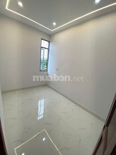 BÁN NHÀ GẦN HÓC MÔN ĐƯỜNG XE HƠI SÁT CHỢ - GIÁ CHỐT 8XX TRẢ TRƯỚC 700