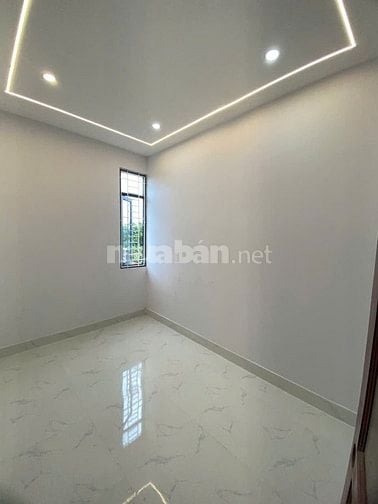 BÁN NHÀ GẦN HÓC MÔN ĐƯỜNG XE HƠI SÁT CHỢ - GIÁ CHỐT 8XX TRẢ TRƯỚC 700