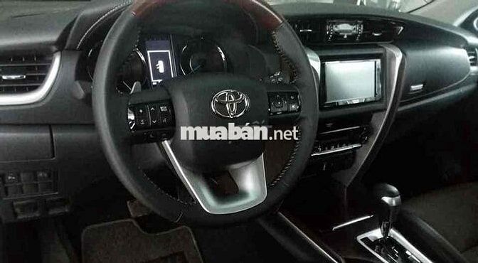 Toyota Fortuner Sportivo 2017 Trắng