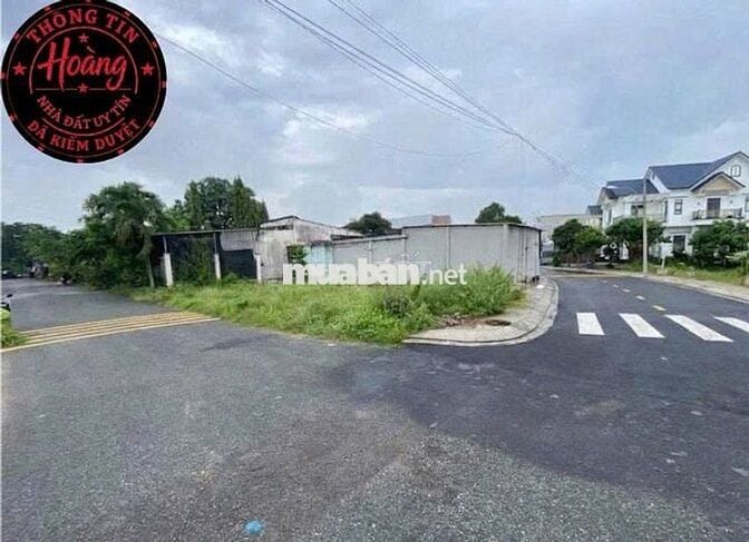 Lô góc 136m tại thị trấn góc ngang rộng đến 9,2m chủ để giá tốt 550tr