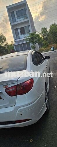 Hyundai Avante Trắng 5 chỗ