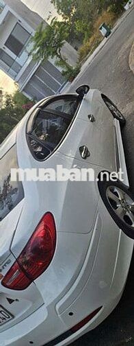Hyundai Avante Trắng 5 chỗ