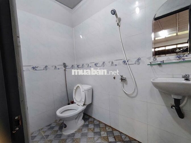 Phòng trọ 30m² hẻm 351 Quốc Lộ 13 sát Vạn Phúc City đường xe hơi 