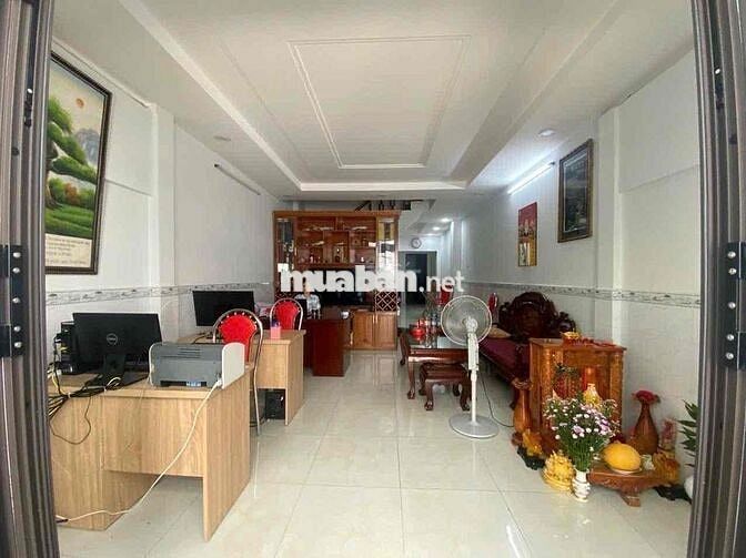 Nhà sát bên Ngã tư Hàng Xanh, làm nhà ở hay mở văn phòng đều tiện, HCM