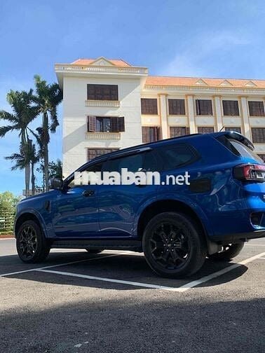 Ford Everest 2023 Xanh 100.000 km