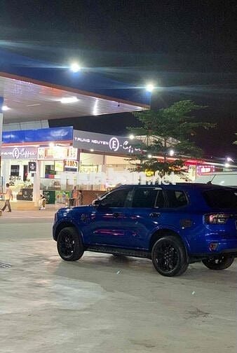 Ford Everest 2023 Xanh 100.000 km