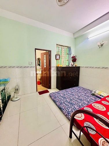 Bán Gấp Nhà Hẻm 64 Hòa Bình P.5 Quận 11  Đối Diện Đầm Sen