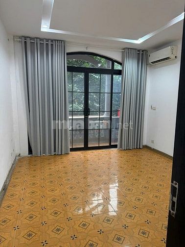 Cho thuê nhà mặt phố 13 Lê Đại Hành (gần Vincom Bà Triệu), nhà 5 tầng