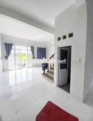 Nhà trệt lầu 04phòng 2wc 6,3x11m KDC Hoàng Quân Cái Răng