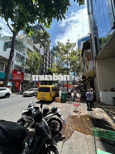 cho thuê toà nhà mặt tiền Nguyễn Thái Bình cách Hàm Nghi vài bước chân