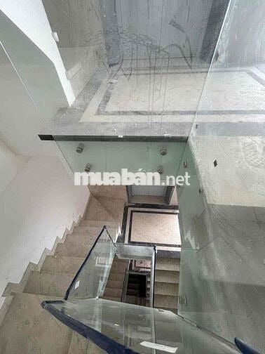cho thuê toà nhà mặt tiền Nguyễn Thái Bình cách Hàm Nghi vài bước chân