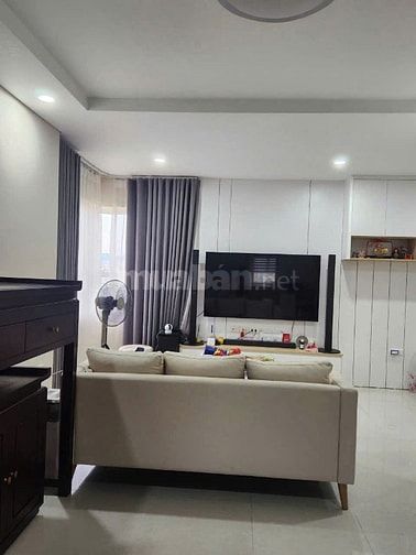 Cho thuê căn hộ Golden Palace Mễ Trì 120 3PN 2WC NT đẹp giá 18 triệu/t