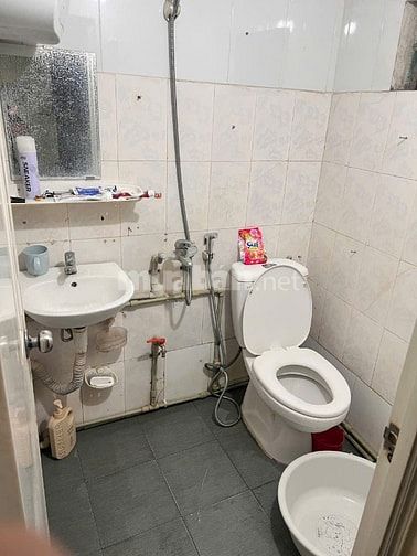 Cho thuê nhà cấp 4 rộng 30 m2, có gác xép rộng 10 m2 kết cấu bê tông