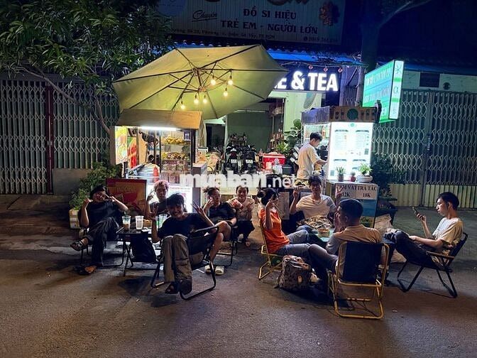 Cần Tuyên NV Pha Chế + Làm Đồ Ăn Vặt 