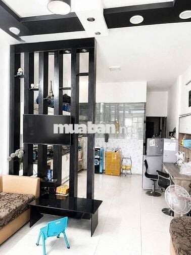 Cho thuê nhà đường độc lập hẻm 8 m thông khu công viên chung cư  
