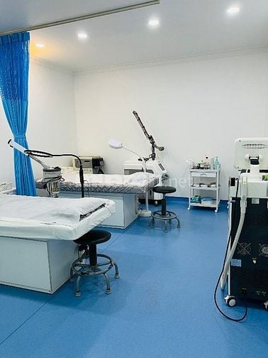 Sang nhượng phòng khám da đang hoạt động tốt có thương hiệu 15 năm