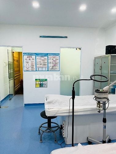 Sang nhượng phòng khám da đang hoạt động tốt có thương hiệu 15 năm