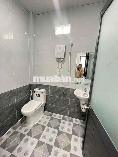 Cho thuê trọ trệt lầu 28m2 sẵn máy lạnh KDC Diệu Hiền  Cái Răng