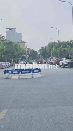 nhà phố Bồ Đề , gần bệnh viện Tâm Anh, trường cấp 1,2,3