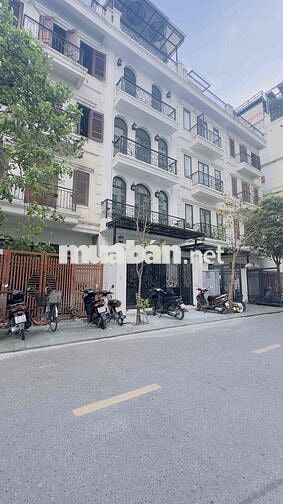 nhà phố Bồ Đề , gần bệnh viện Tâm Anh, trường cấp 1,2,3