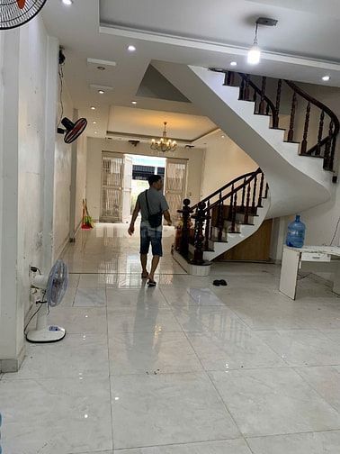 nhà đường 8m Nguyễn Minh hoàng p12, TB, 5X17 trệt 2 lầu 4 phòng