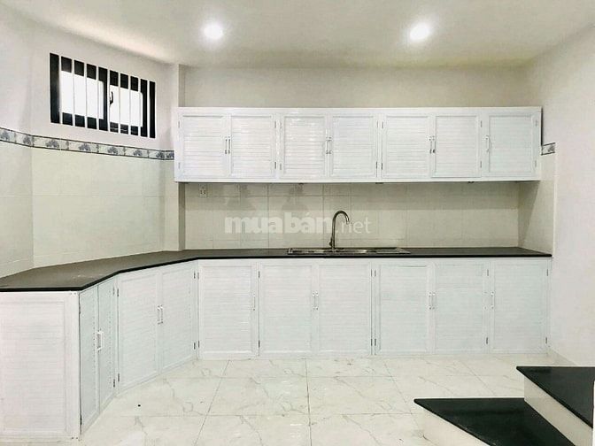 Bán nhà mặt tiền hẻm xe hơi ngang 9m