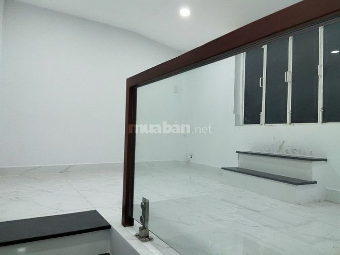 Bán nhà mặt tiền hẻm xe hơi ngang 9m