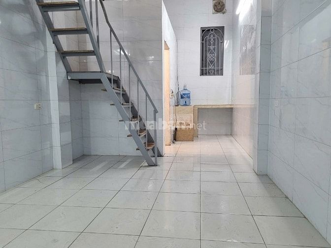 Chính chủ cho thuê nhà làm kho hàng, văn phòng, lớp học, ở và bán hàng