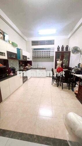 Cư xá Nguyên Hồng- Nhà 4 Tầng 72m2- đường 8m rộng rãi