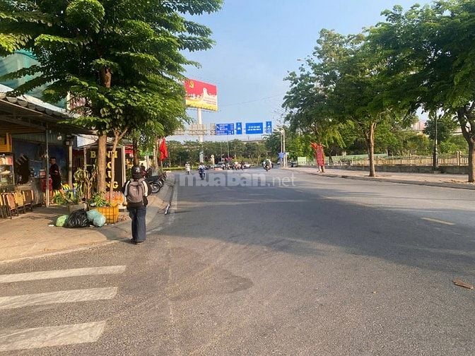 180 triệu/tháng, Cho thuê MT số 3 Nguyễn Văn Hưởng, Thảo Điền, Quận 2