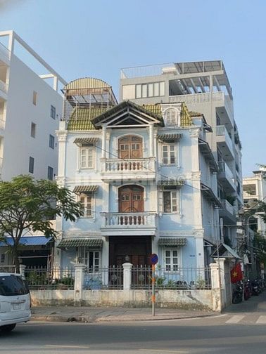 180 triệu/tháng, Cho thuê MT số 3 Nguyễn Văn Hưởng, Thảo Điền, Quận 2