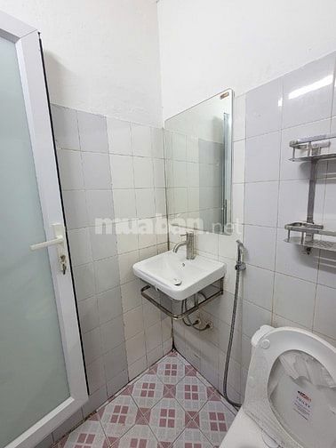 Cho thuê nhà ở kết hợp kinh doanh làm văn phòng ở Hoàng Quốc Việt