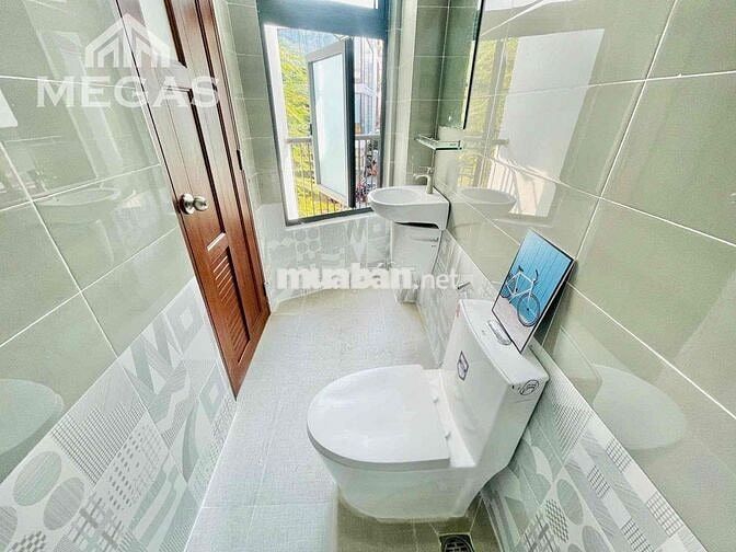 Ngay Vạn Hạnh Mall_CHDV Balony Cửa sổ_Đón ánh sáng tự nhiên_Thang máy